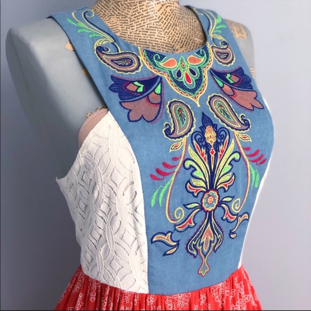 Flying Tomato Embroidered Sleeveless Dress Sz M EUC